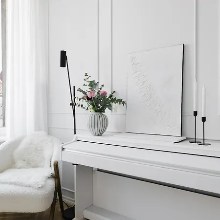 Stylish With Sauna Old Town, Town Hall Square Appartamento