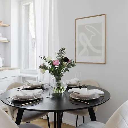 Stylish With Sauna Old Town, Town Hall Square Appartamento *