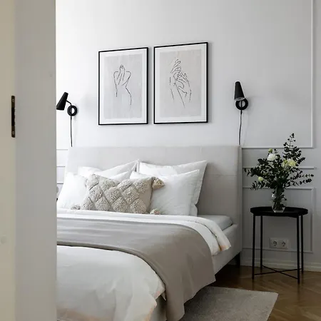 Апартаменти Stylish With Sauna Old Town, Town Hall Square Таллінн