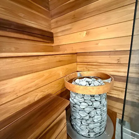 Апартаменти Stylish With Sauna Old Town, Town Hall Square *