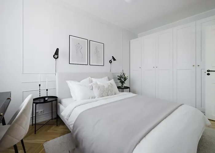 Appartamento Stylish With Sauna Old Town, Town Hall Square *